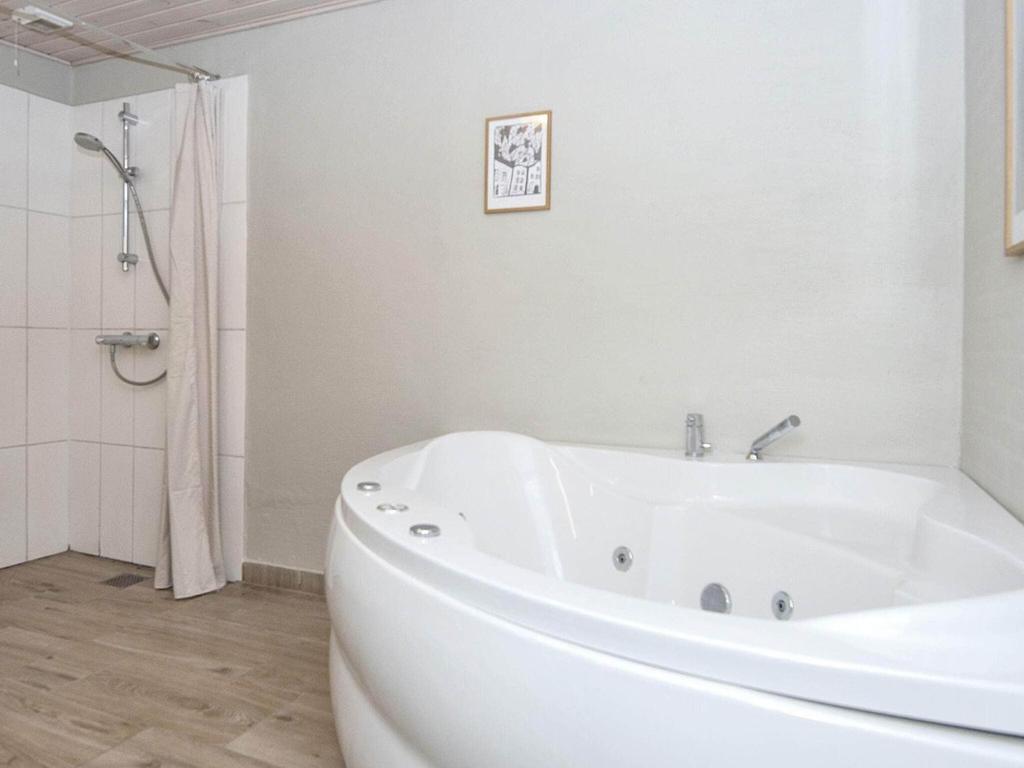 Three-Bedroom Holiday home in Bredebro photo 1