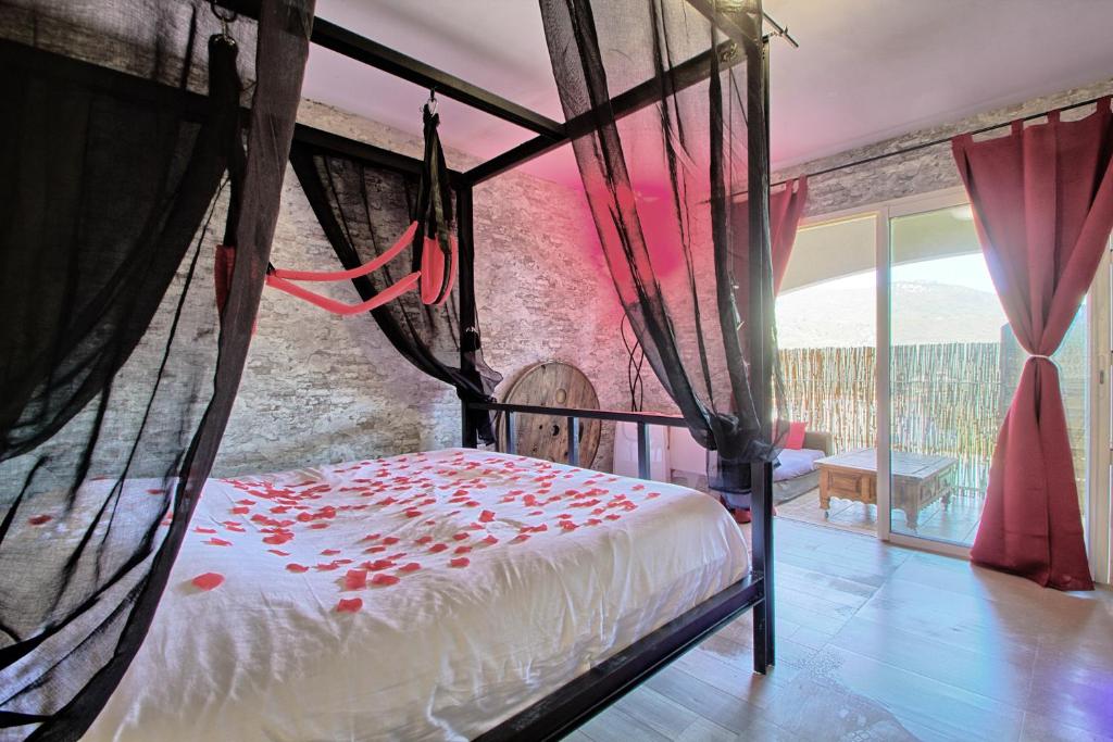 love room avec spa et piscine vu panoramique photo 4