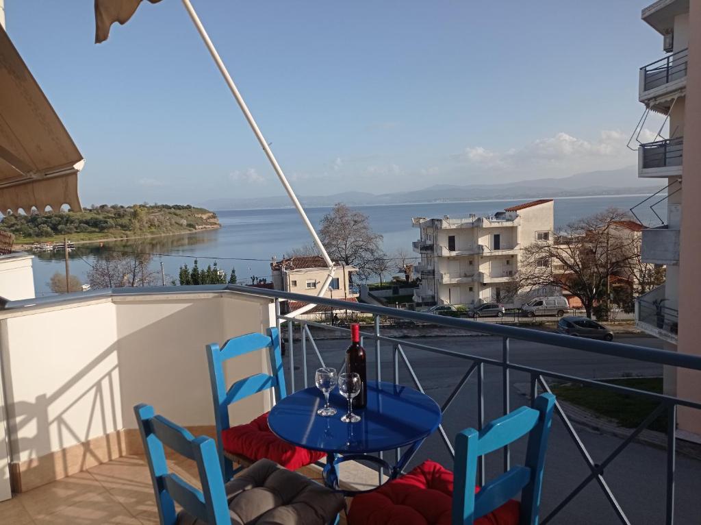 Angela's Seaview Apartment photo 2