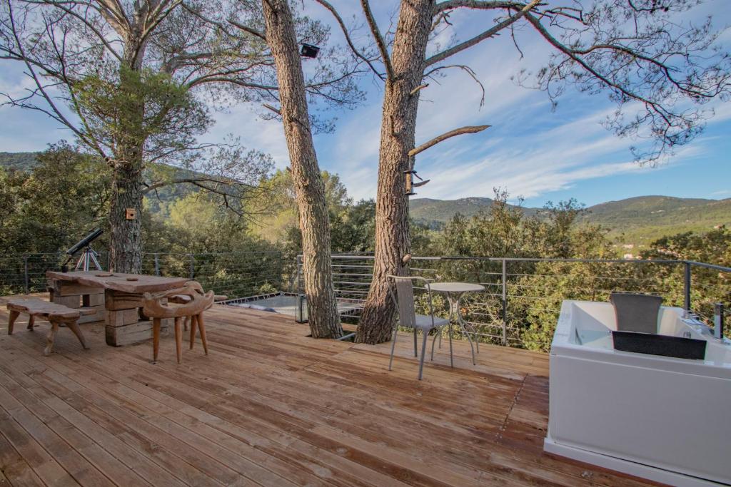 romantique cabane perchée avec spa vue panoramique photo 3
