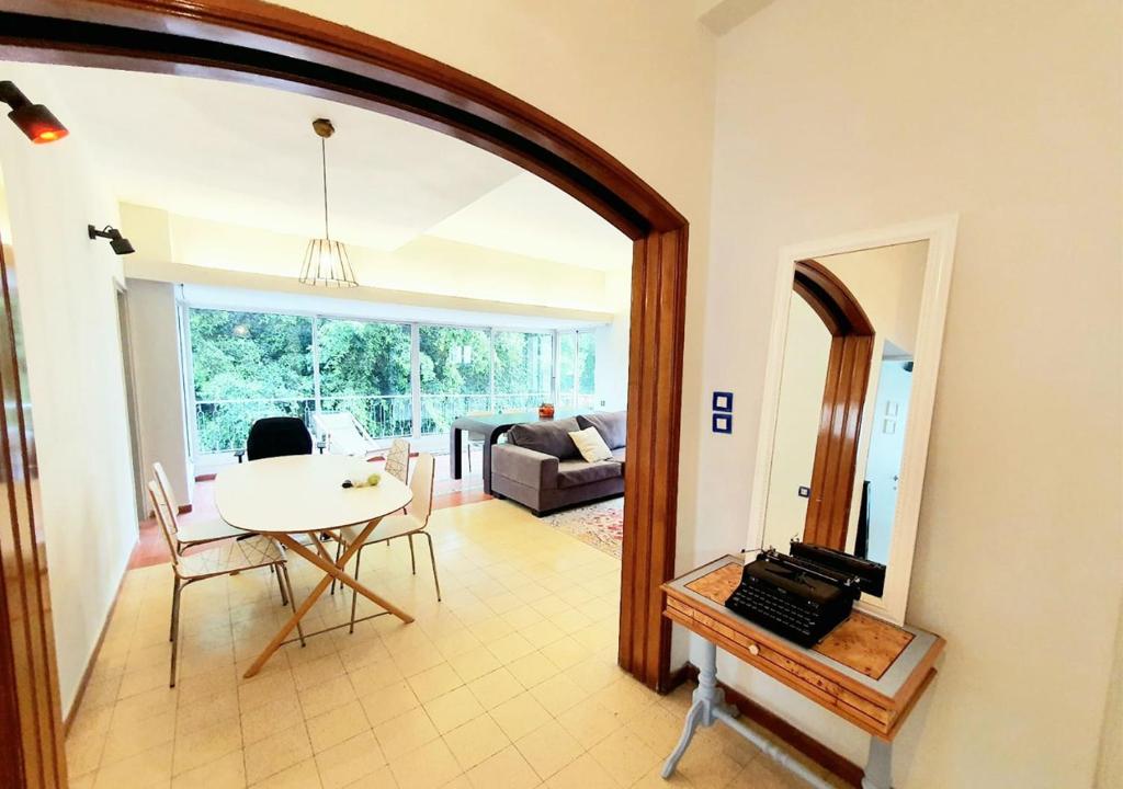 Super Spacious 2BD Habima TLV heart, Balcony & Parking photo 1