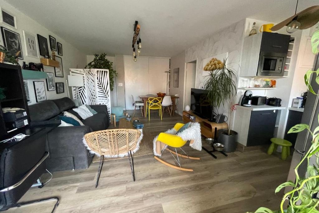 The Kaoba near tramway with air conditioning ! photo 1