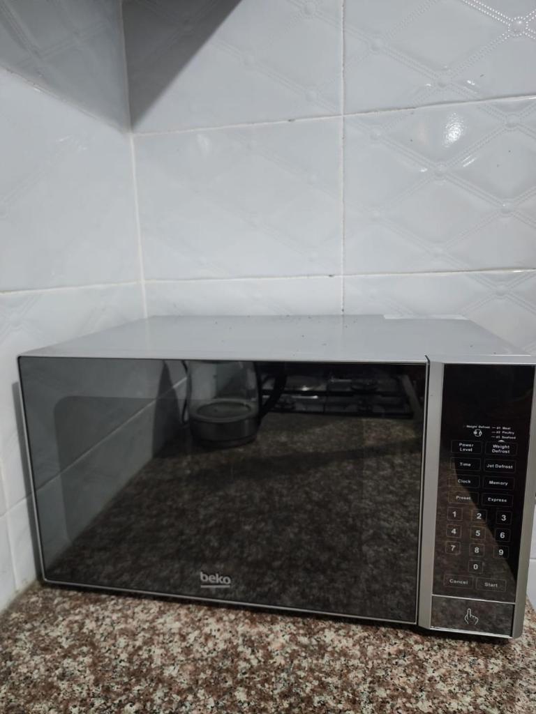 3 bedroomed child-friendly home with playground, WiFi and Netflix photo 1