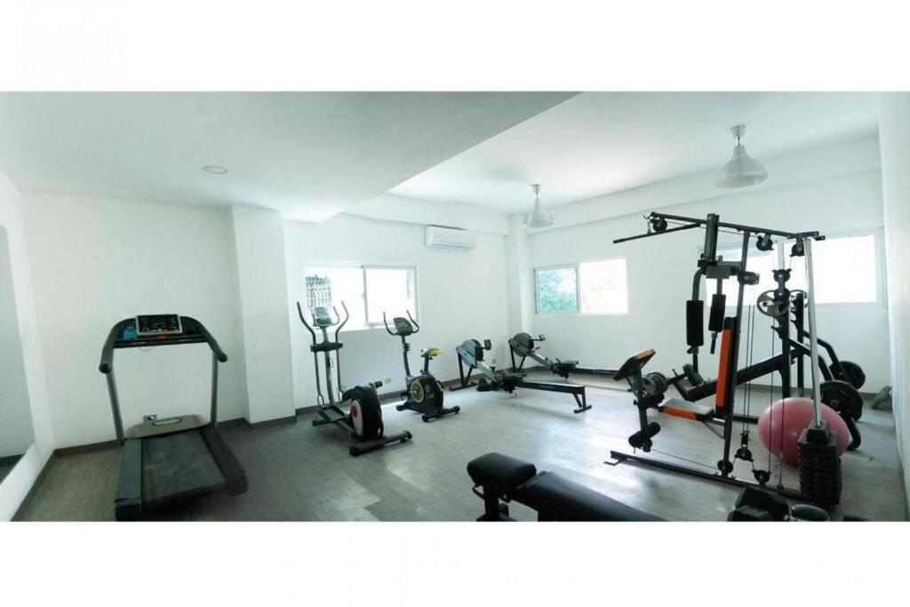 Stylish 1br Apt in Piantini/Serralles, Santo Dgo photo 4