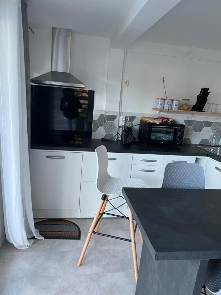 CHILL HOME- T2 Aménagé photo 2