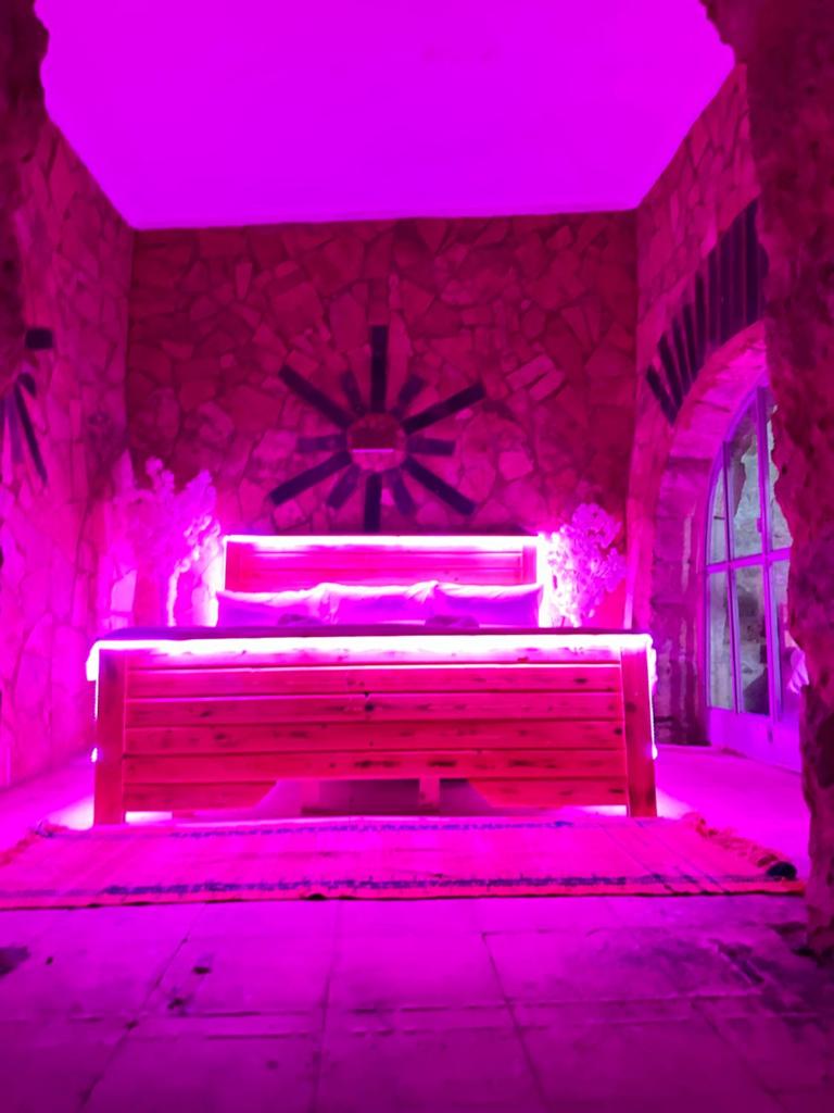 DanaBlack iris house photo 1