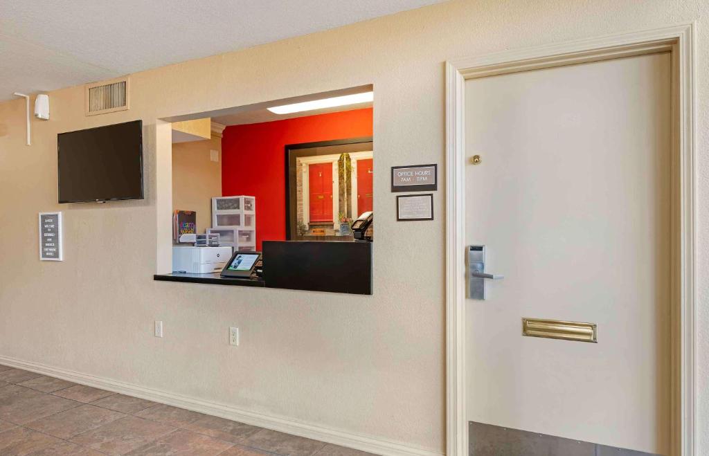Extended Stay America Suites - Fort Wayne - North photo 3