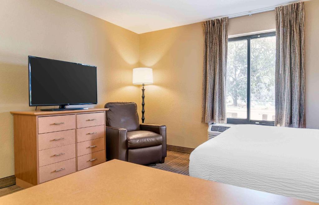 Extended Stay America Select Suites - Detroit - Warren photo 4