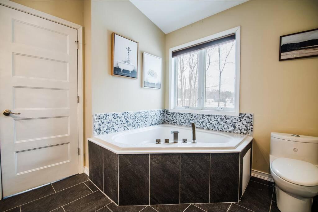 Modern Home of Style & Comfort! photo 2