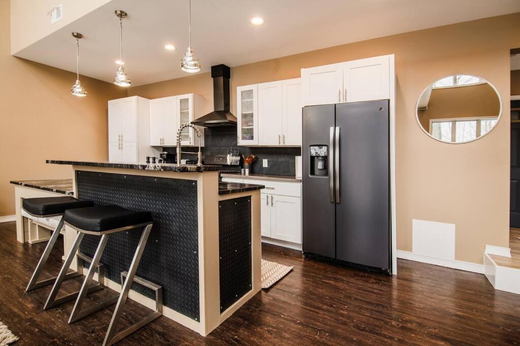 Modern Home of Style & Comfort! photo 3