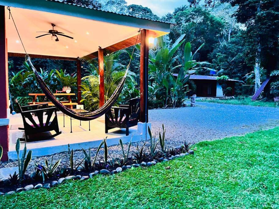 Kay’s Jungle/beach House