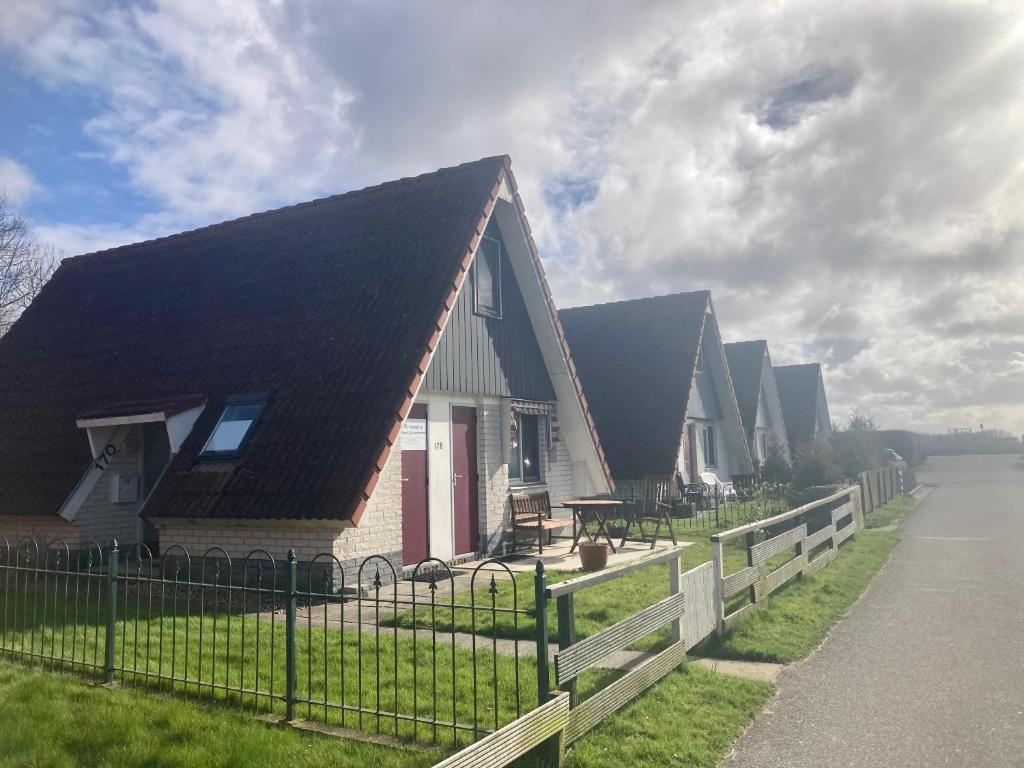 6 pers. Holiday house ‘Platz an der Sonne’ at Lake Lauwersmeer photo 2