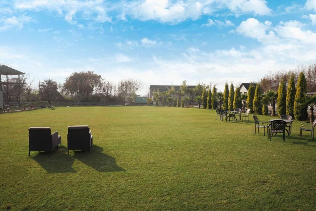 Falak Farms- Villa with Pool,Jacuzzi in Chandigarh photo 1