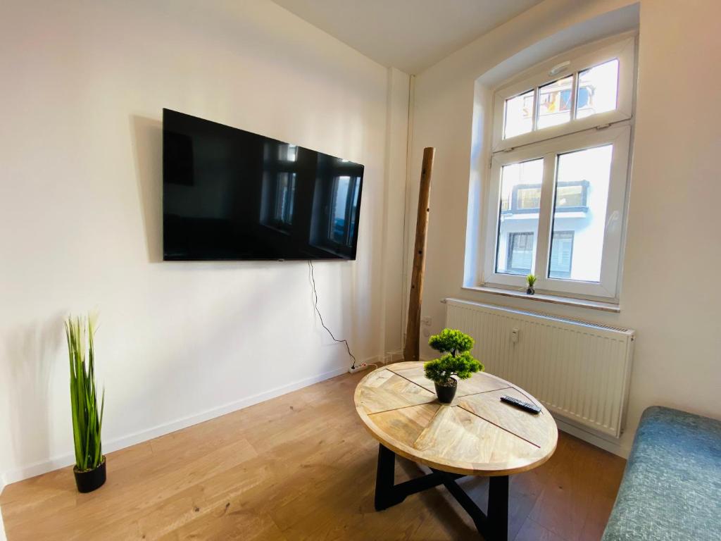 Charming Apartments l 7 Beds l 4 Bedrooms l WI-FI photo 2