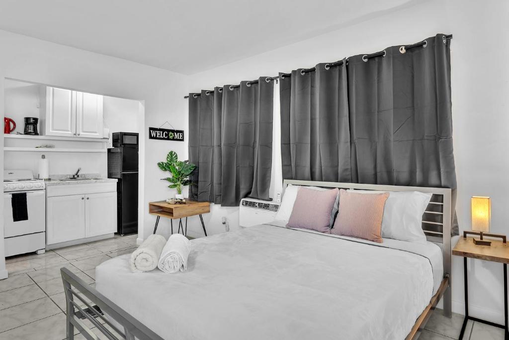 Executive Studio Suite Hollywood Beach Blvd image