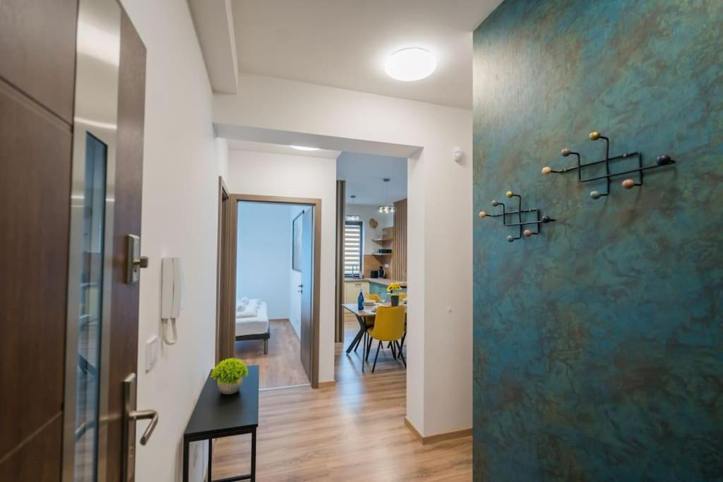 Honvéd 77 II. Apartman By BLTN photo 3