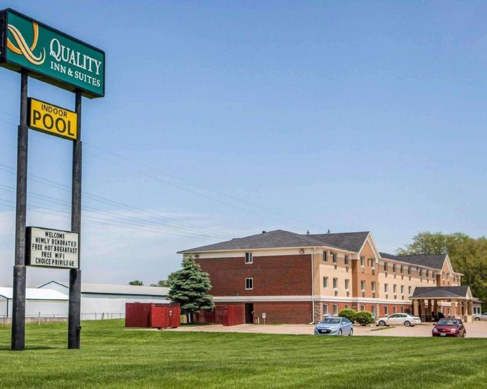 Quality Inn & Suites Davenport near I-80 image