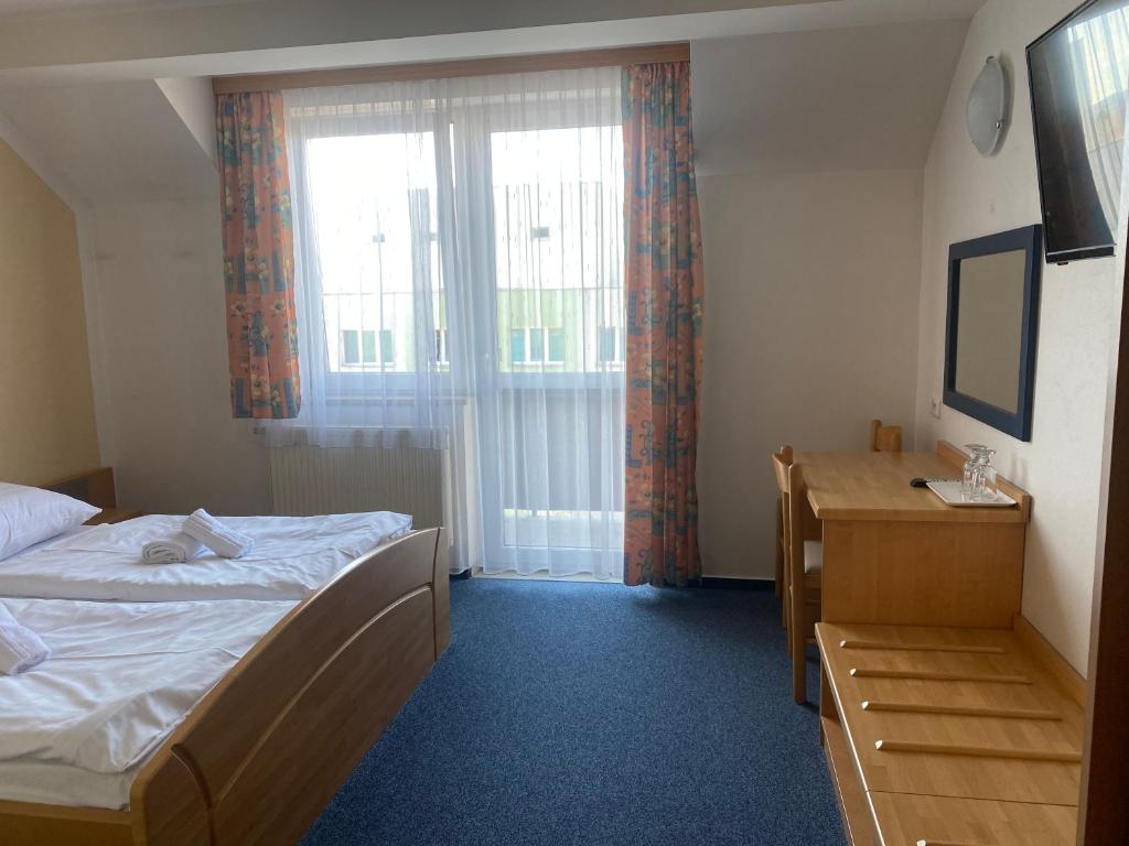 HOTEL RAJSKY photo 2