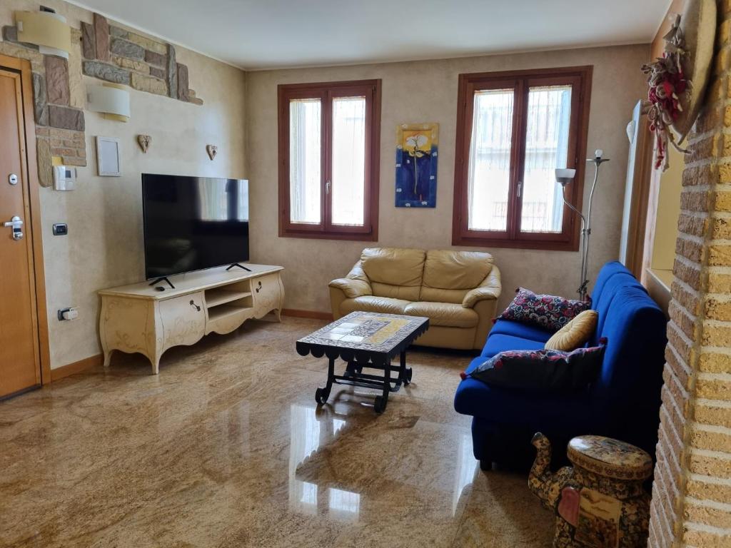 Consuelo House photo 2