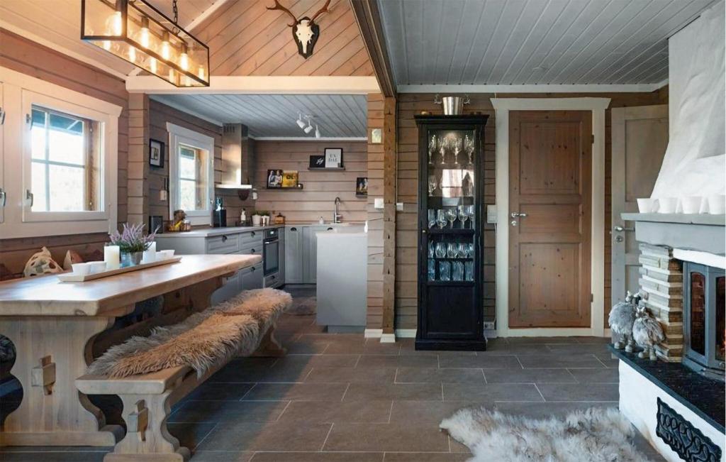 Gorgeous Home In Uvdal With Wifi photo 4