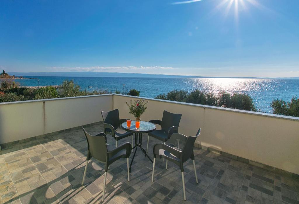 Apartments Beach photo 1