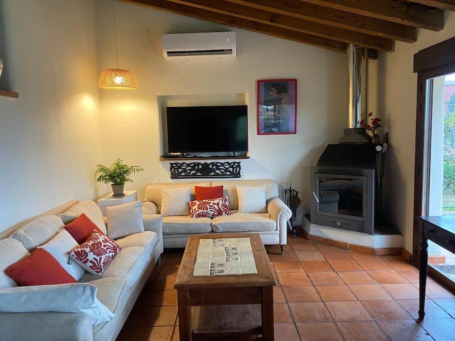 Casa Galatea con jardín junto al pueblo