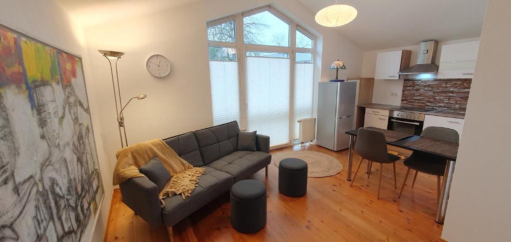 Wohnung am Rhein, 20 Minuten von Bonn/ 45 Minuten von Köln. Möbliert perfekt für Wochenendfahrer/in photo 1