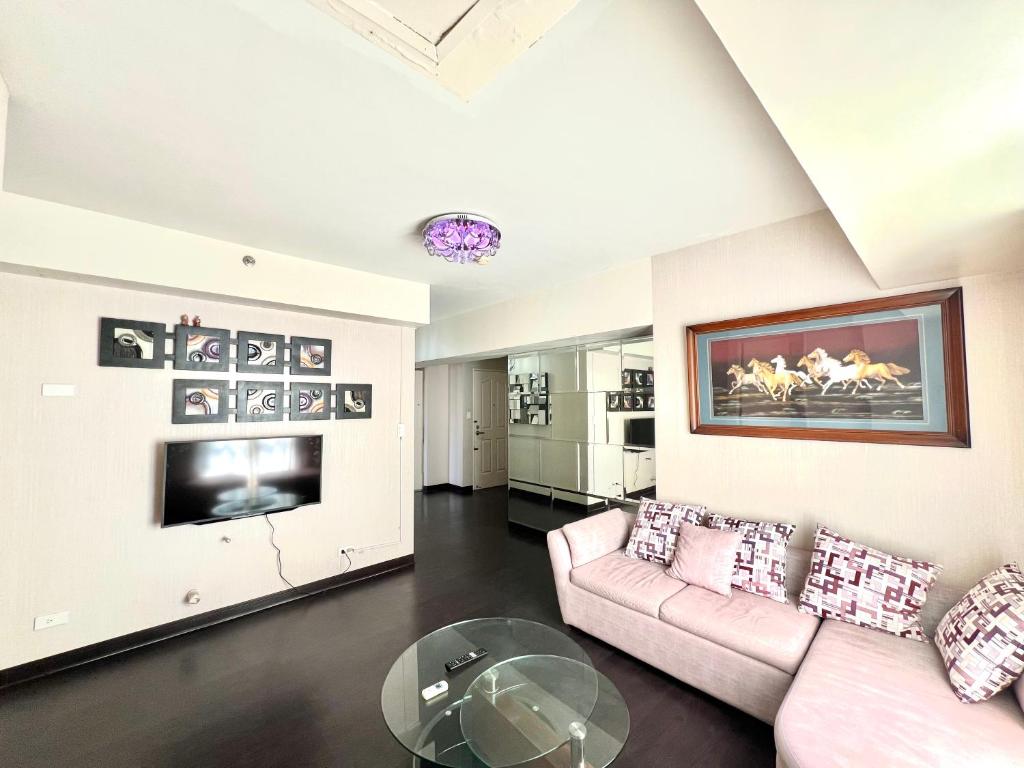 Huge 2BR Condo in IT Park Cebu - Tap to explore photos