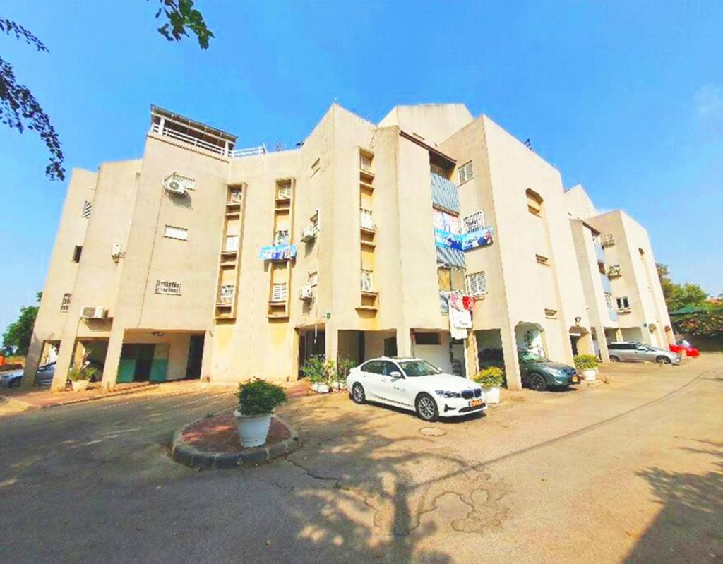 Spacious 3BD Penthouse with Rooftop and Parking photo 1