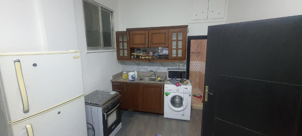 Studio 1 bed room near Abdullah Ghousheh Street photo 1