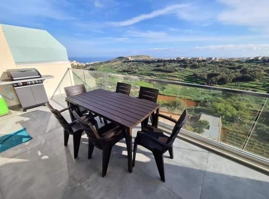 Lovely home with beautiful view with communal pool by 360 Estates photo 4