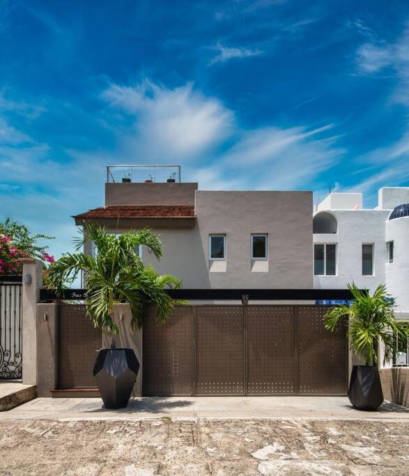 Casa Volare - Contemporary Oceanfront Villa photo 2