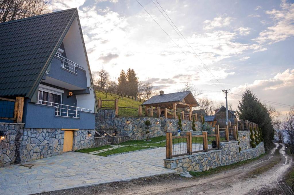 Kalina Lux House