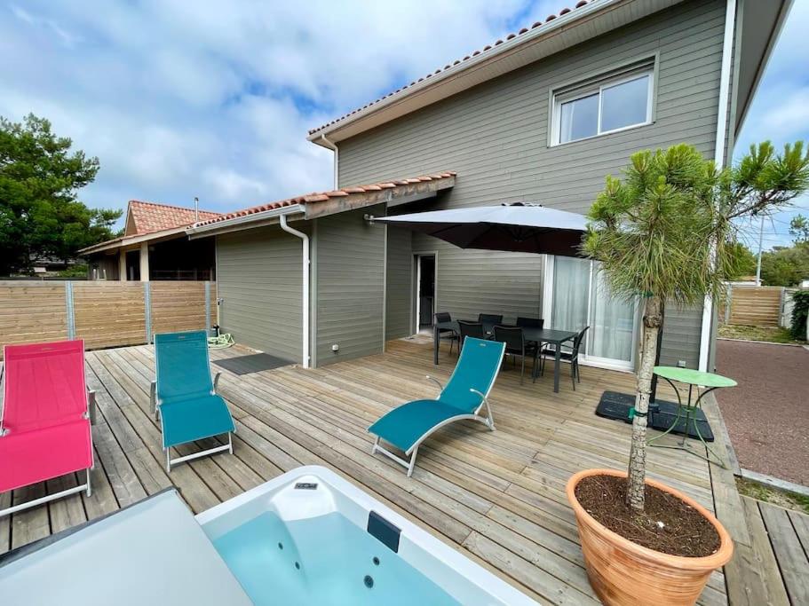 Welcoming new architects house with jacuzzi