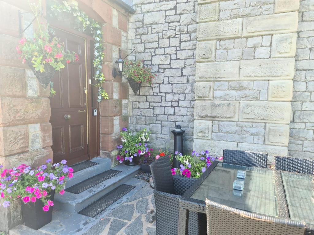 Duddon Villa - Tap to explore photos