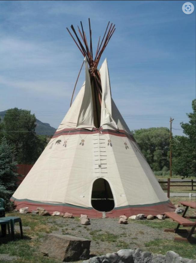 Ute Bluff Lodge, Cabins and RV park photo 2