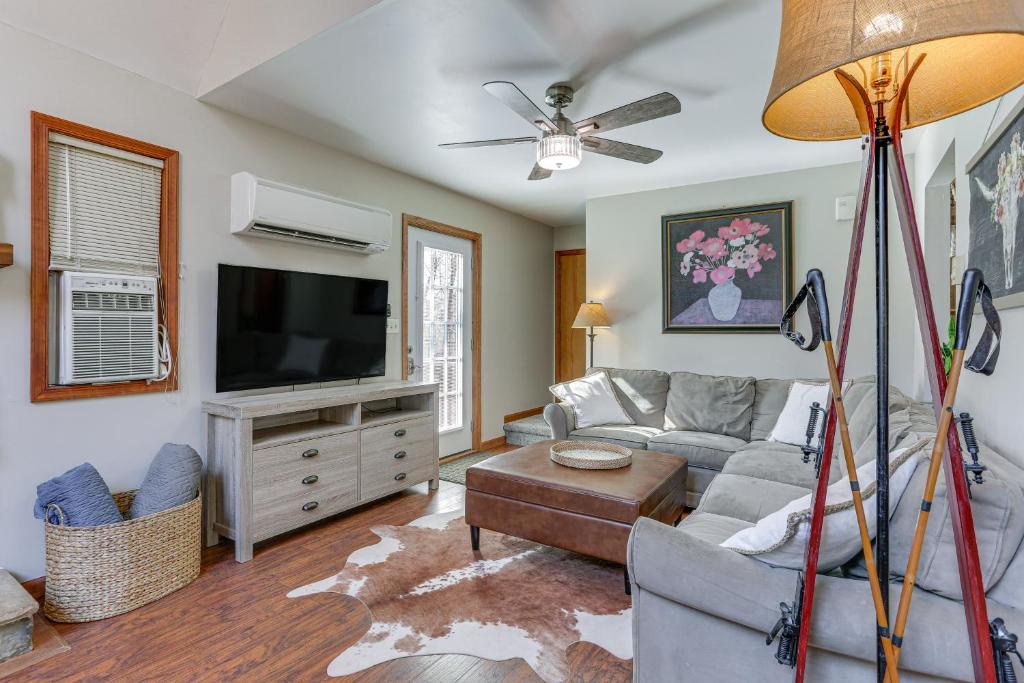 Bushkill Vacation Rental with Community Amenities! photo 2
