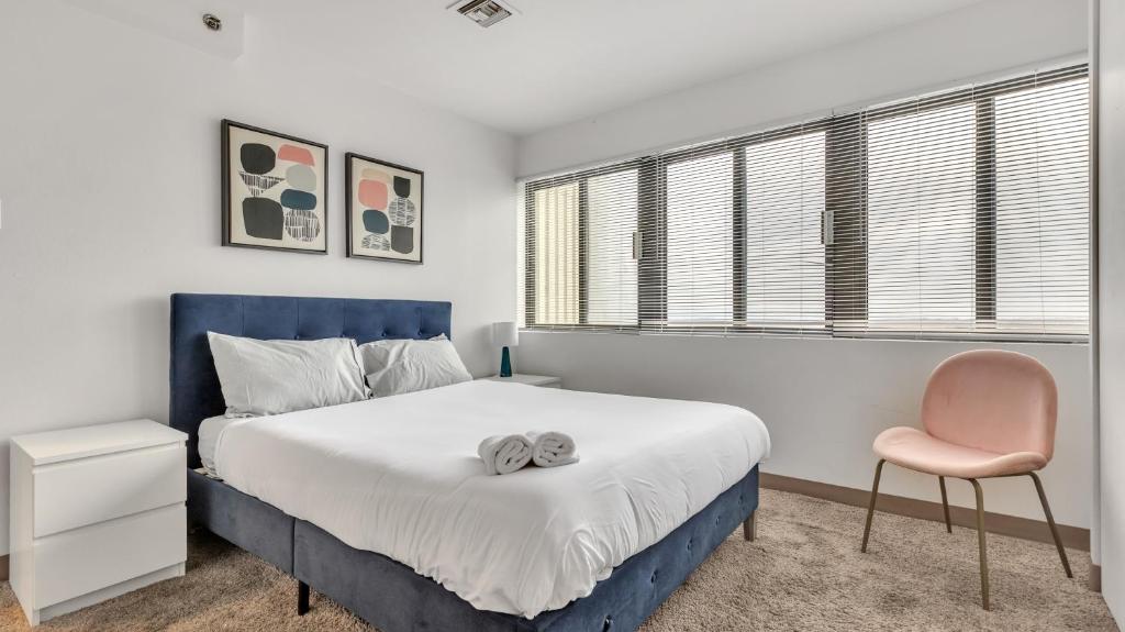 Pp 1801 Modern Corporate 2br, Pool, Gym image