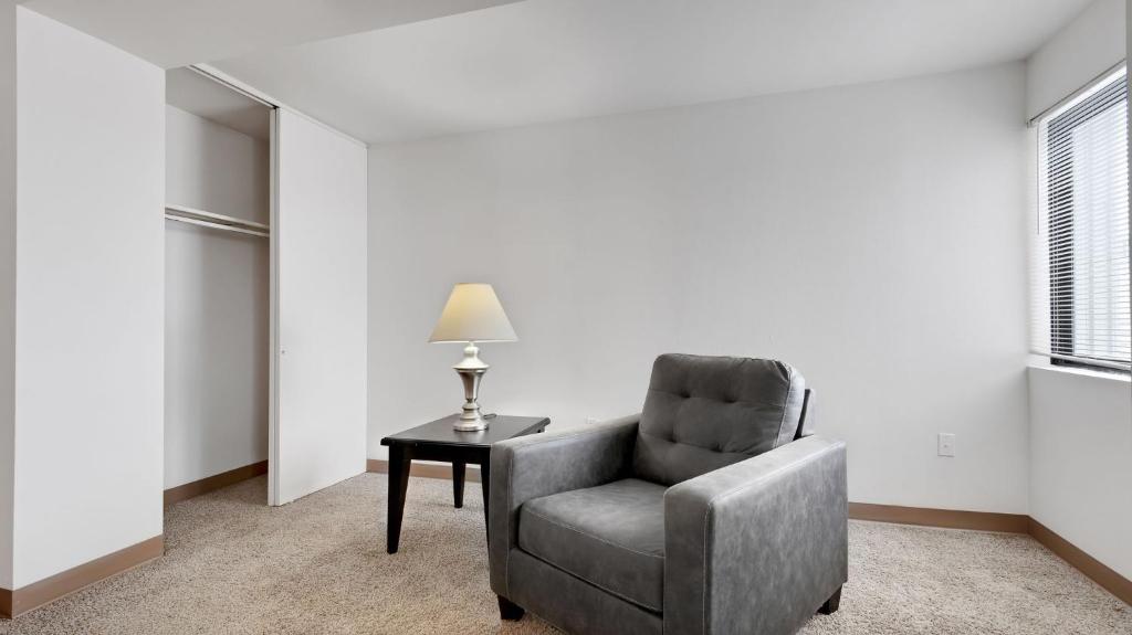 Corporate 1br Suite, Pool, Free Parking, Gym Pp photo 1