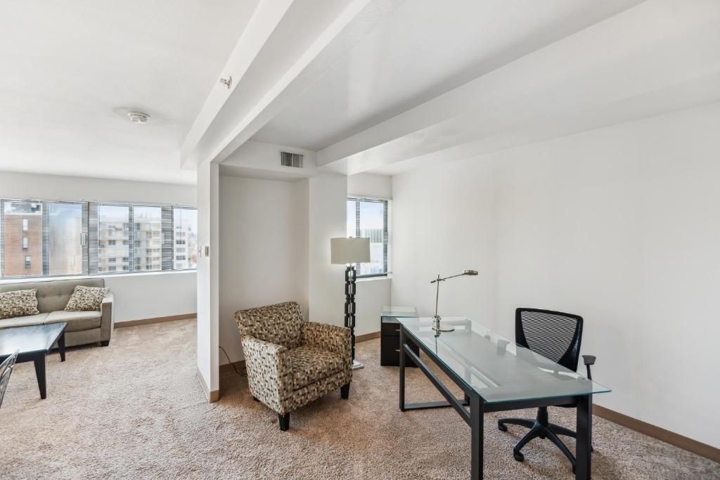 Beautiful Professional 1br Apartment, Pool Pp photo 1