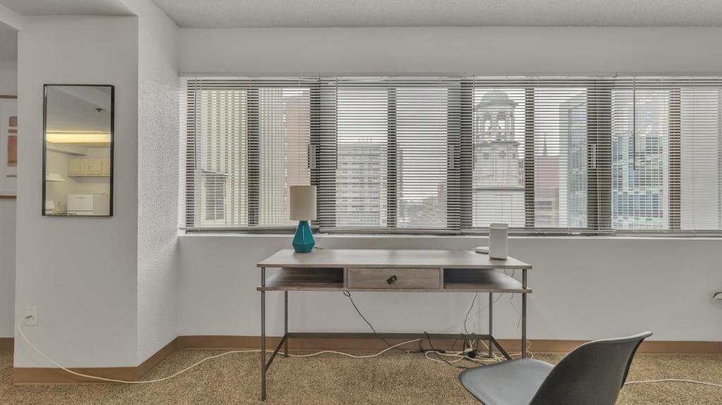 City Chic In A Modern Studio Haven! Pp photo 4
