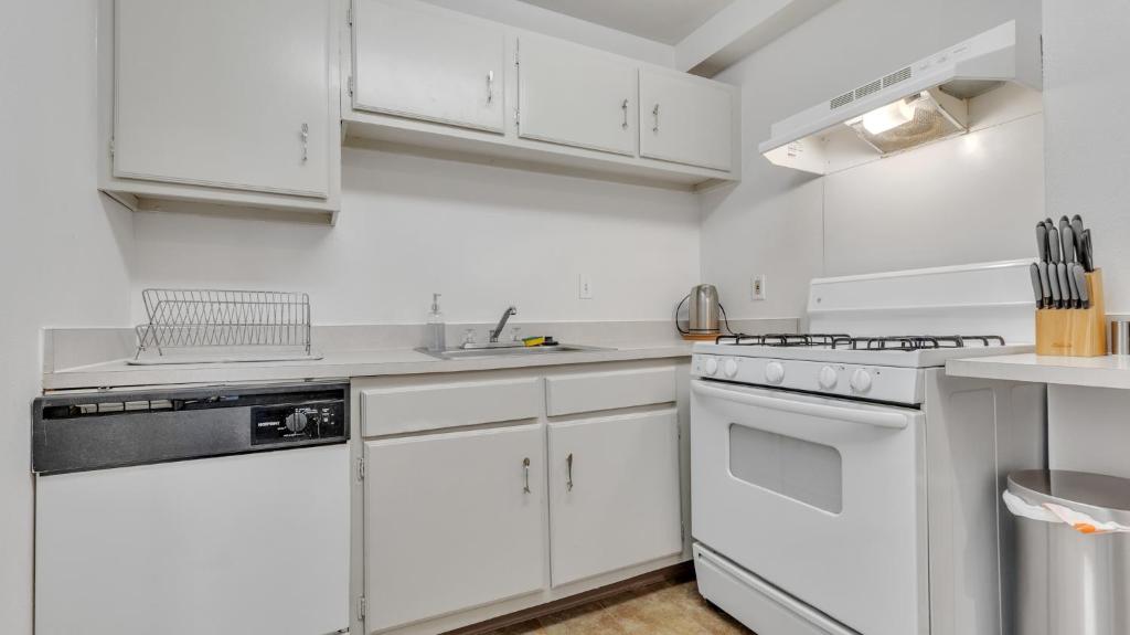 Professional 2br Apartment I Near Hospitals Pp photo 4