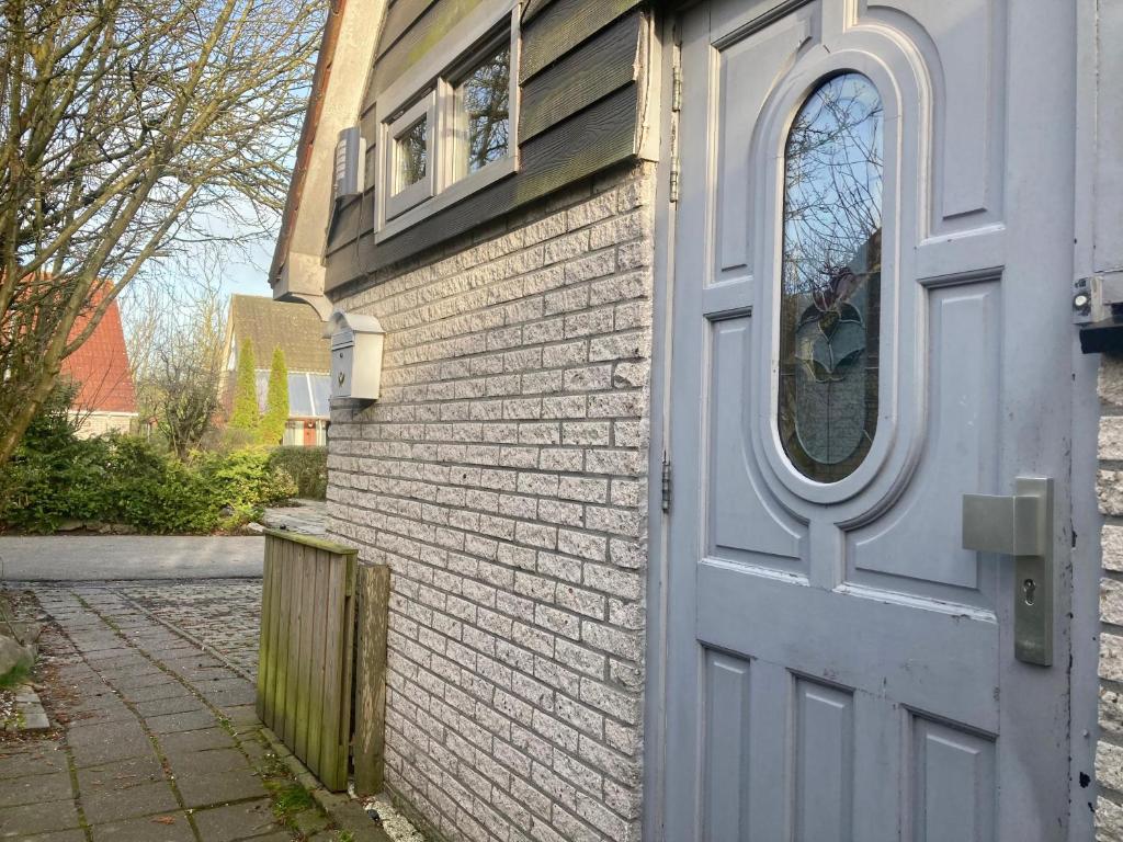 8-person house with fitted kitchen, sauna, and beautiful garden photo 3