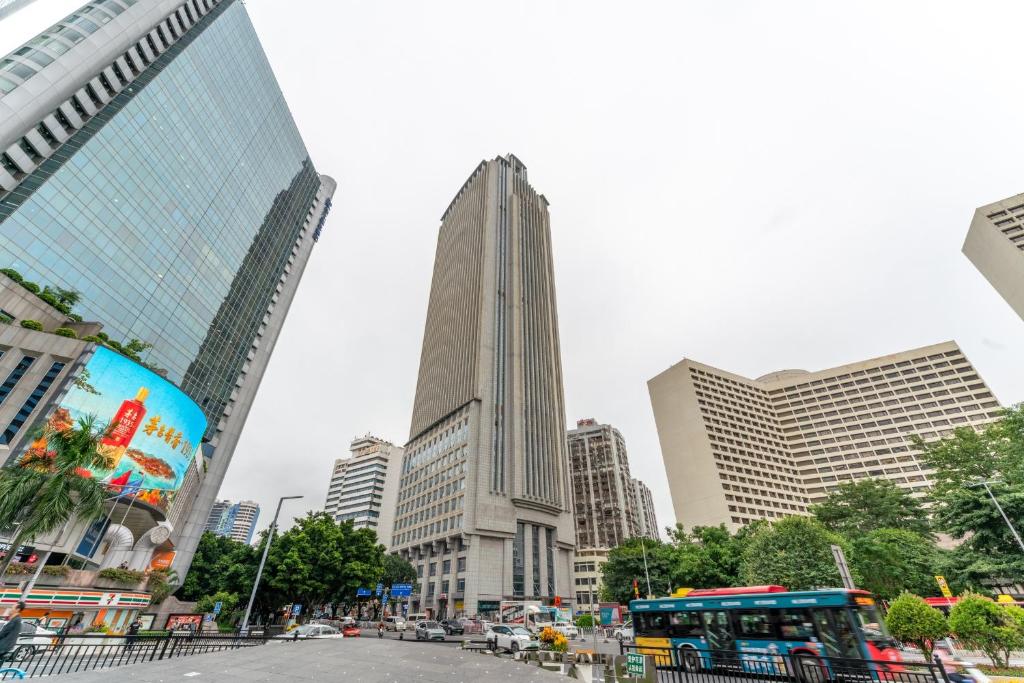 The Legend Fragrance Hotel- Free Deliver Service to Canton Fair Complex during Canton Fair Period