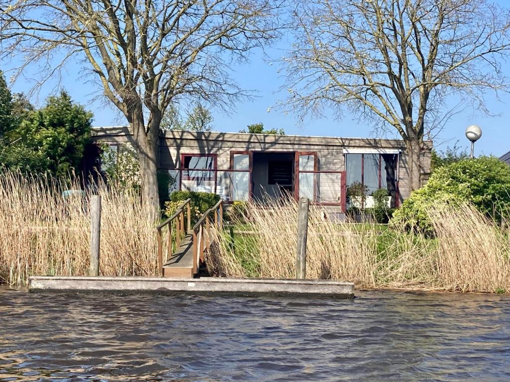 Tolles 2 Pers Haus König mit Hafenblick am Lauwersmeer