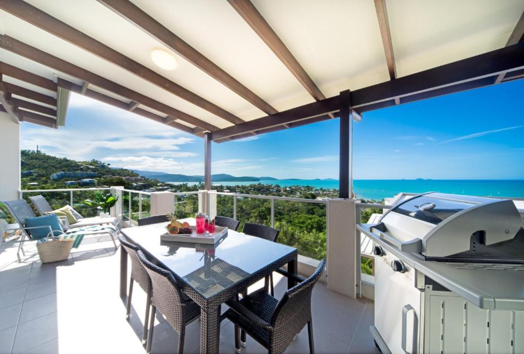Oscar's View - Airlie Beach photo 2