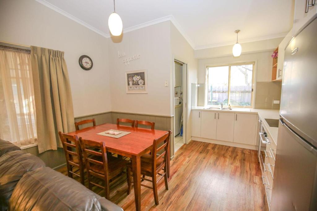 Silver Birches Holiday Village - Unit 6 photo 3