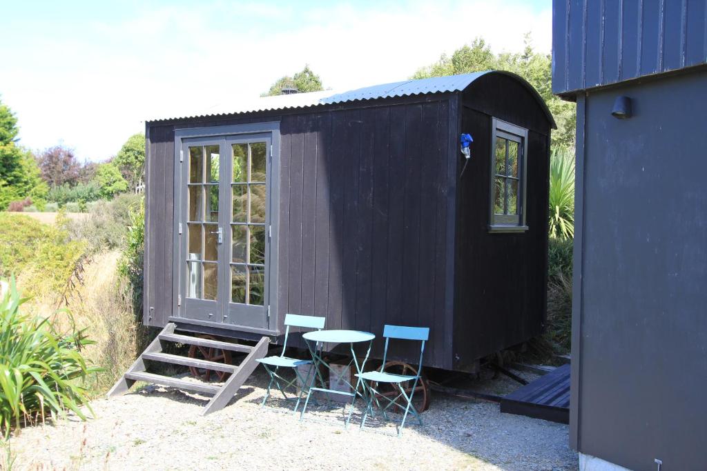 The Bird Hide - rustic luxury by the water photo 1