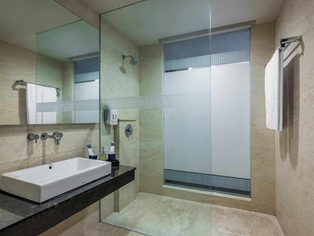 Aston Makassar Hotel & Convention Center Room Type - Deluxe Double Room