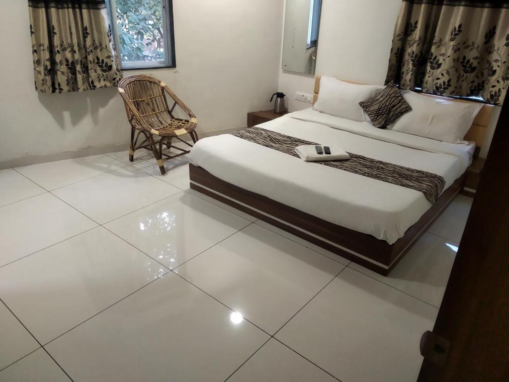 Surbhi Hotel And Restaurant photo 1